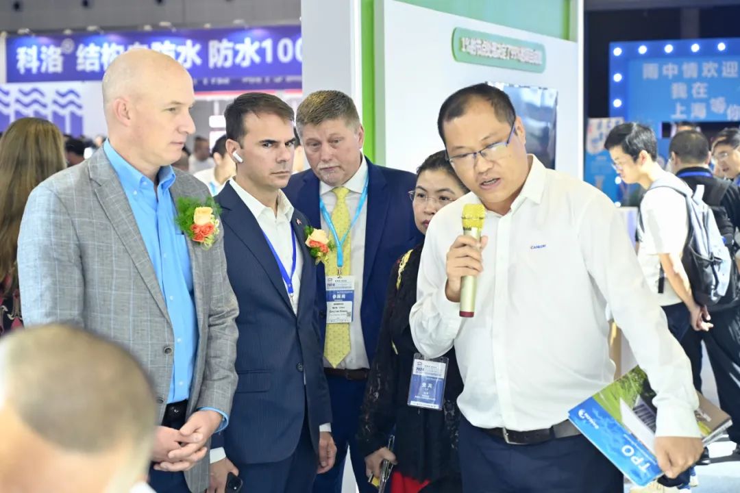 Delega&ccedil;&otilde;es estrangeiras visitaram o estande da CANLON