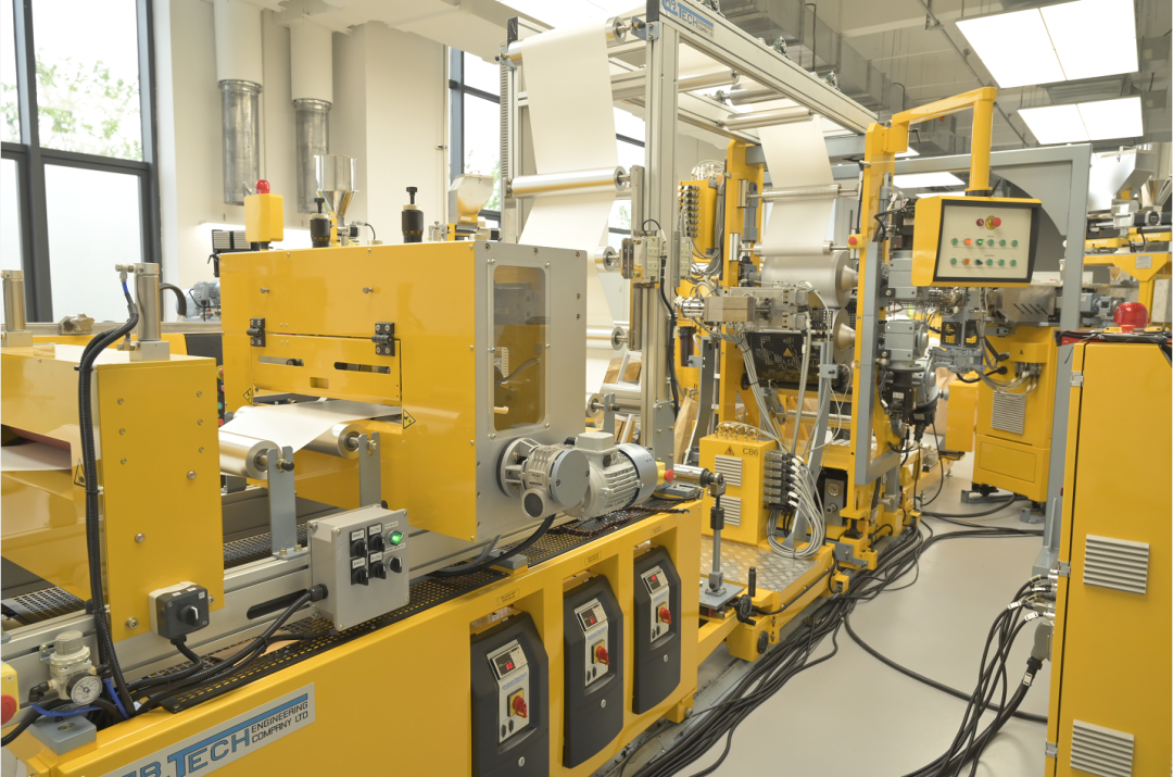 Linha de produ&ccedil;&atilde;o de teste de coextrus&atilde;o multicamadas