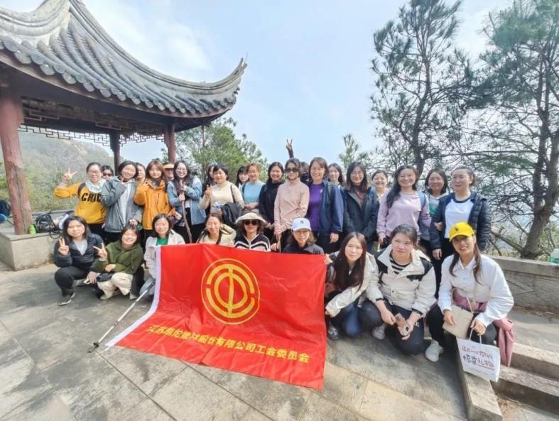 3.8 Dia Internacional da Mulher | Superando todos os obstáculos, enlouquecendo com você! No ano da cobra, as deusas de Canlon desafiam a 'Golden Snake Line '!