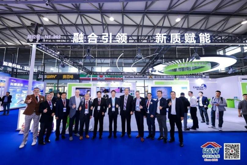 Foco em Canlon | Integração leva a um novo fortalecimento da qualidade – No primeiro dia da Exposição de Impermeabilização, Canlon apresentou nova produtividade na área de impermeabilização!