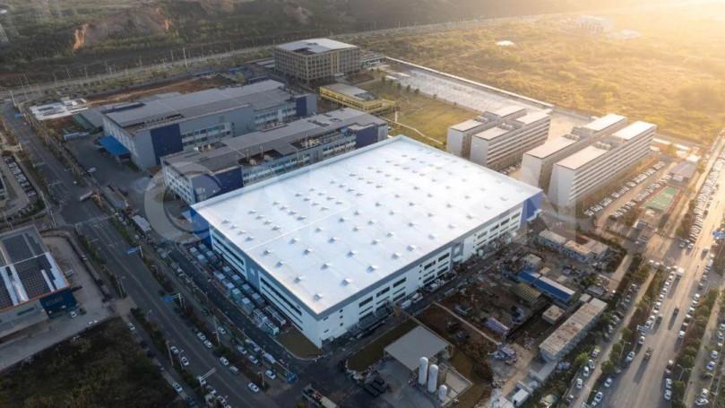 Honra Canlon | Canlon New Energy ganha prêmio '2025 Industrial and Commercial Photovoltaic Brand Influential Enterprise'