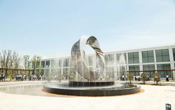 De uma fábrica de referência a uma fábrica mundial - Introdução ao Parque Industrial de Materiais de Construção Polímeros CPCM CANLON