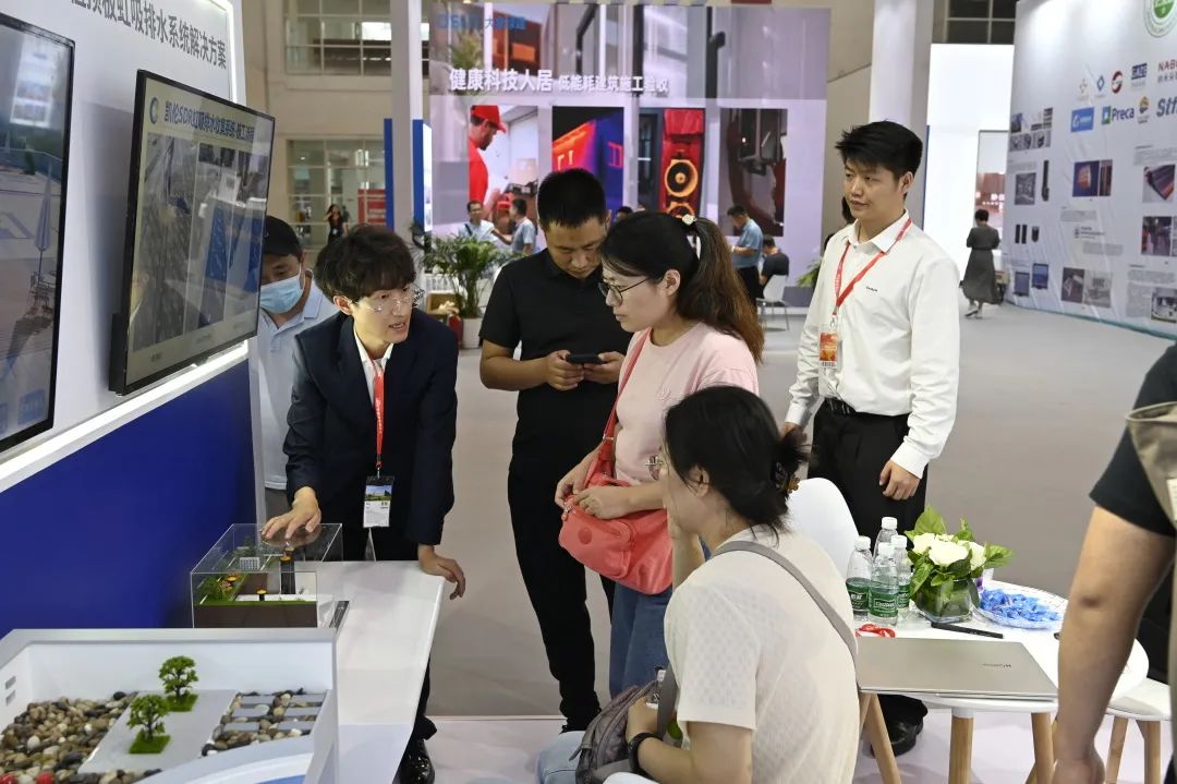 Canlon apareceu na 20&ordf; China Housing Expo